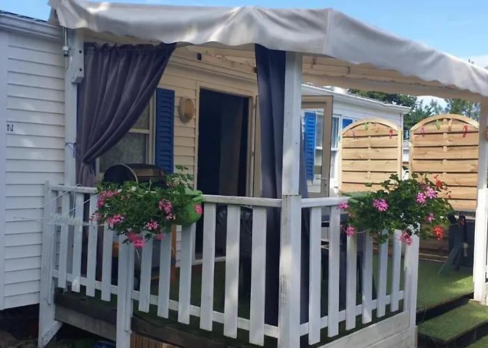 Mobilhomme La Lande Campsite